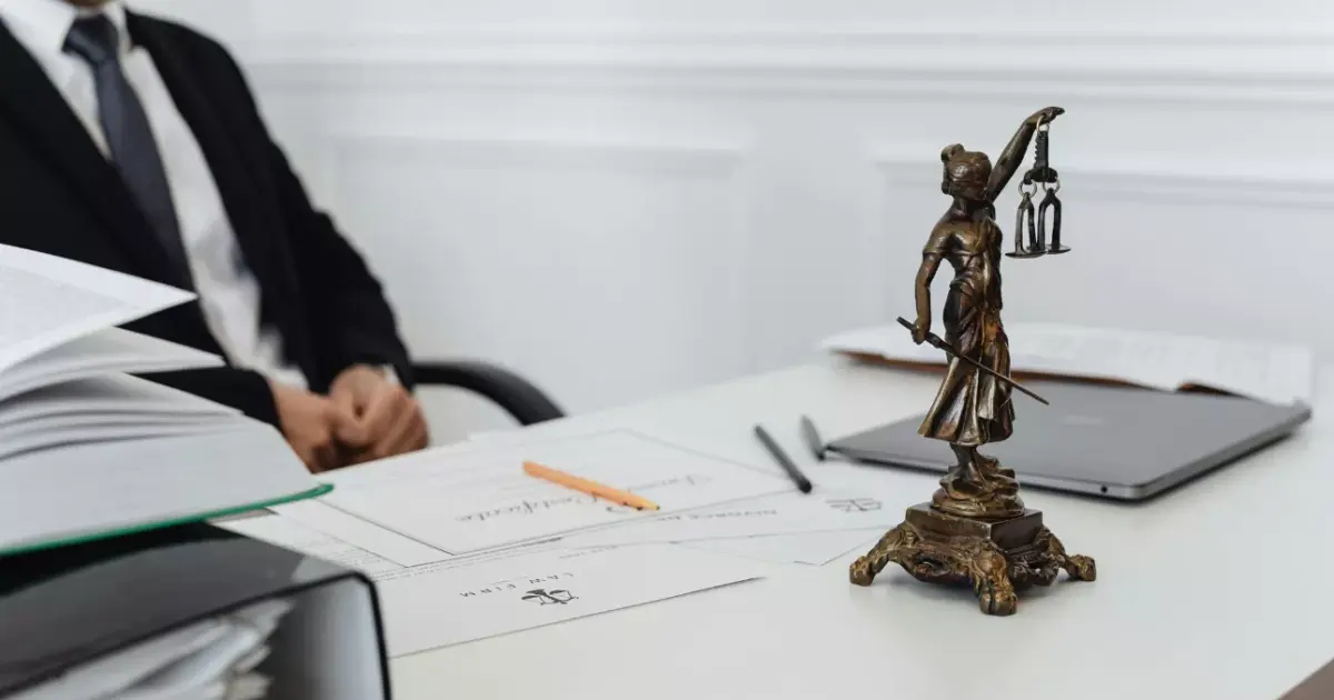 The Benefits of Hiring a Lawyer to Defend You from Creditors | CreditDr